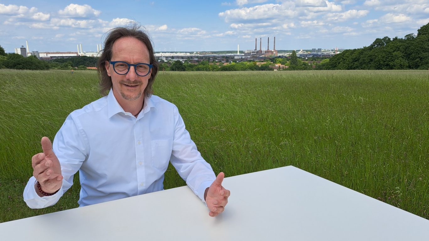 Dr. Peter Holtze in Portraitaufnahme - Variante 1.